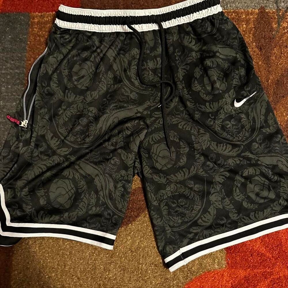 Nike Men's Black and Green Shorts